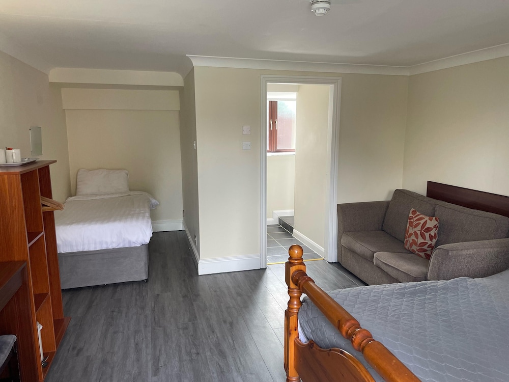 Standard Room (Family of 3) photo 3