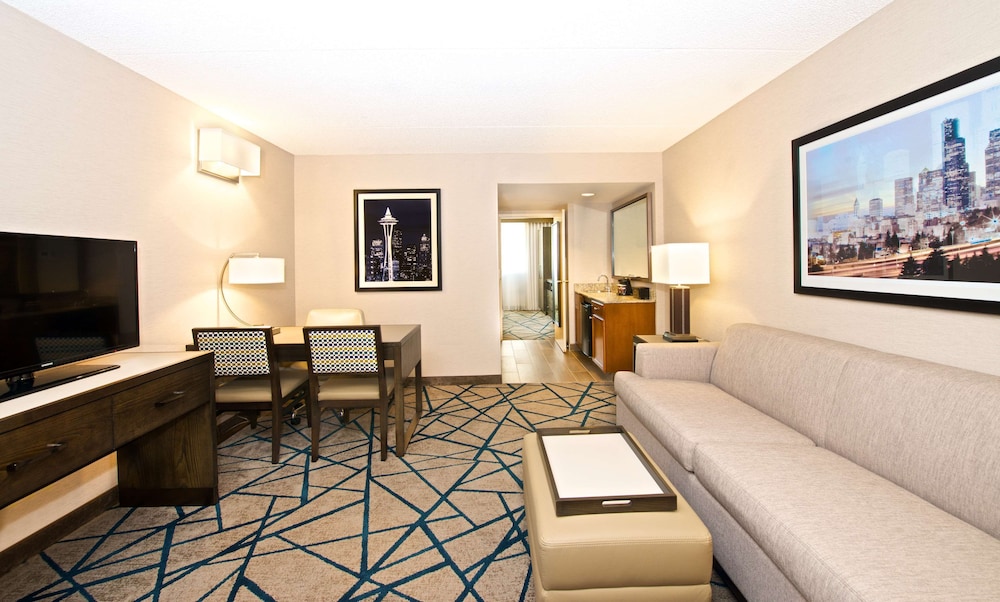 Suite, 1 King Bed with Sofa bed, Accessible, Non Smoking - Photo 5