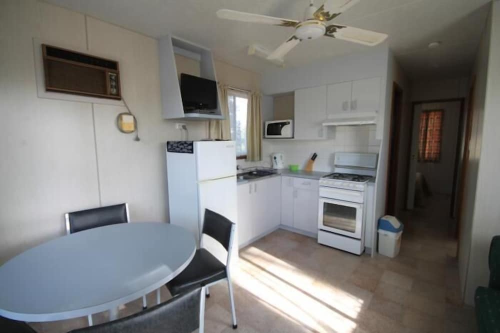 Standard Suite, 2 Bedrooms, Kitchen (Cabin 6) photo 3