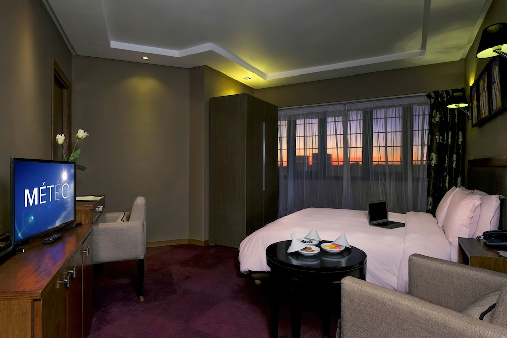 Deluxe Double Room, 1 Queen Bed, Non Smoking, City View - Photo 1