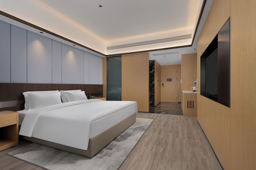 Superior Double Room, City View photo 3