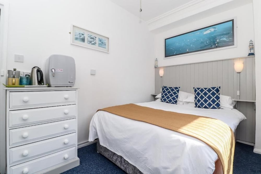 Comfort Suite, 2 Bedrooms, Partial Sea View