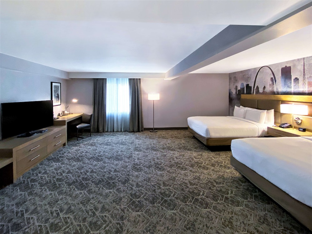 Deluxe Room, 2 Queen Beds, Non Smoking photo 3