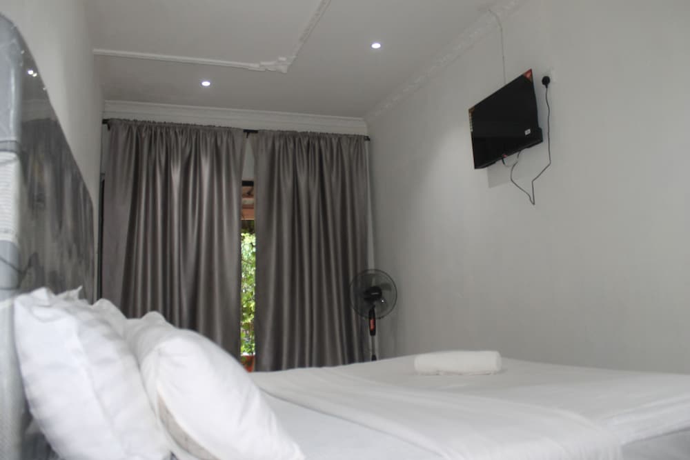 Standard Room photo 2