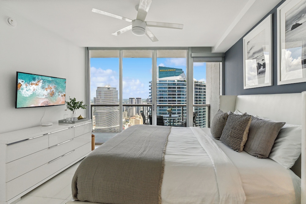 Luxury Condo, 1 Bedroom, City View photo 1