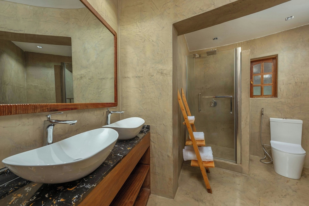 Penthouse, 1 King Bed, Garden View