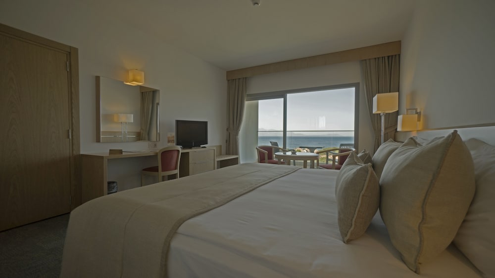 Standard Double or Twin Room, Balcony, Partial Sea View