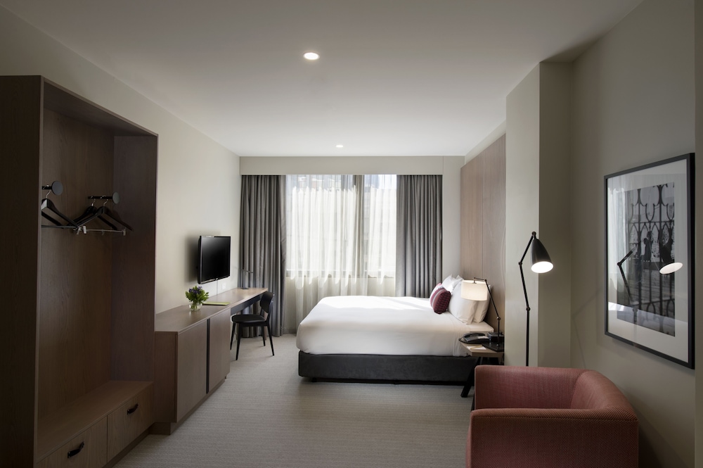 Room, 1 King Bed, Accessible - Photo 4