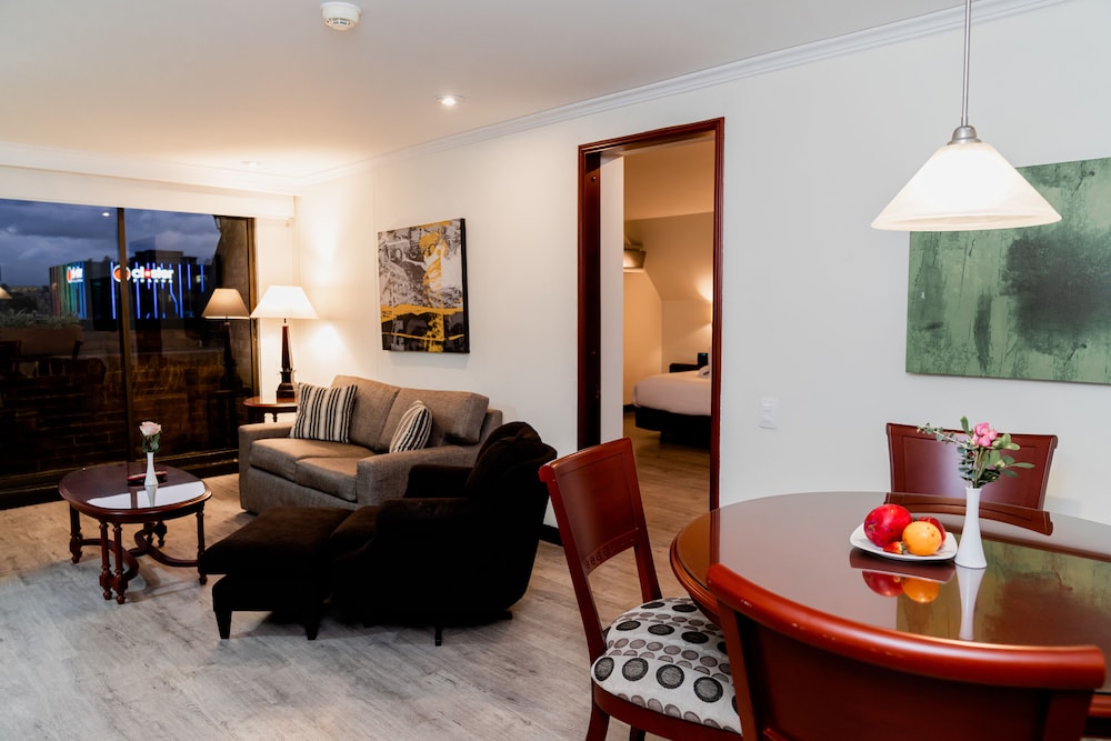 Grand Suite, 1 King Bed, Hot Tub - Photo 6