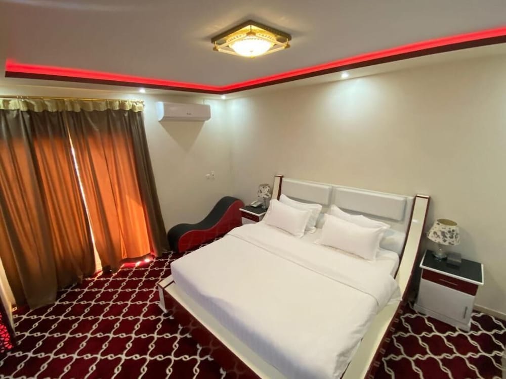 Presidential suite photo 3