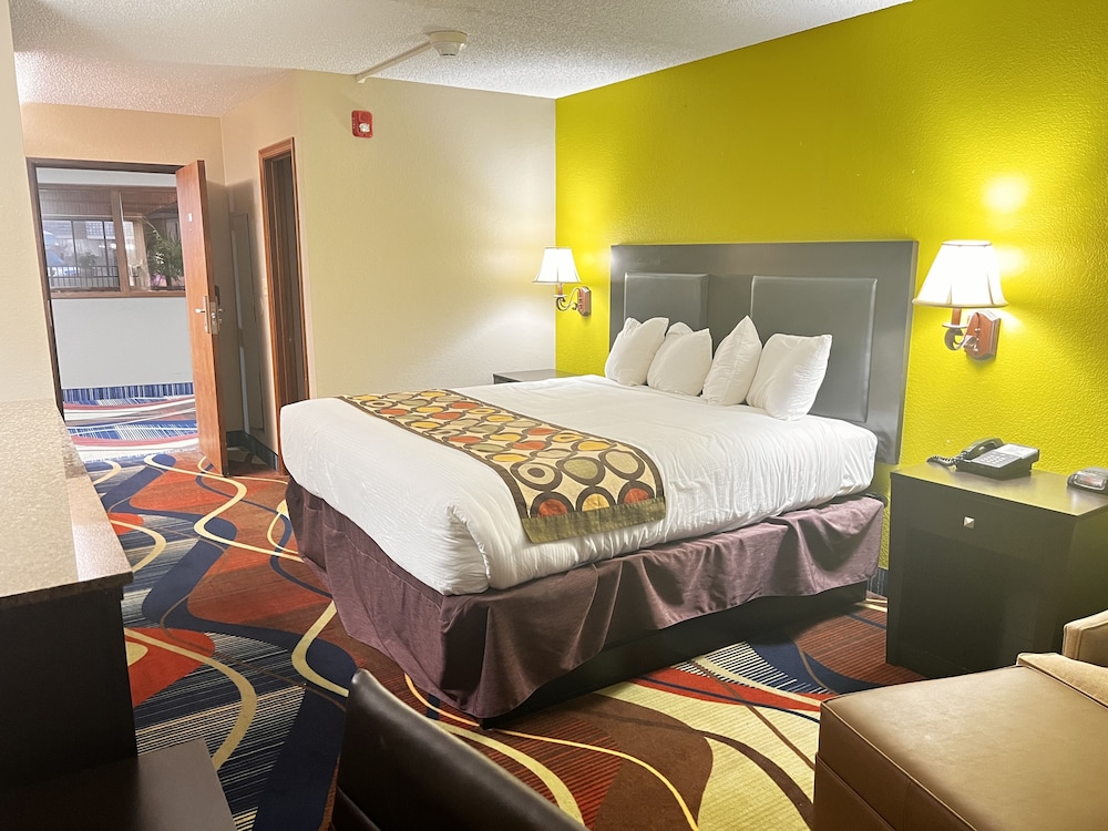 Standard Room, 1 King Bed photo 1