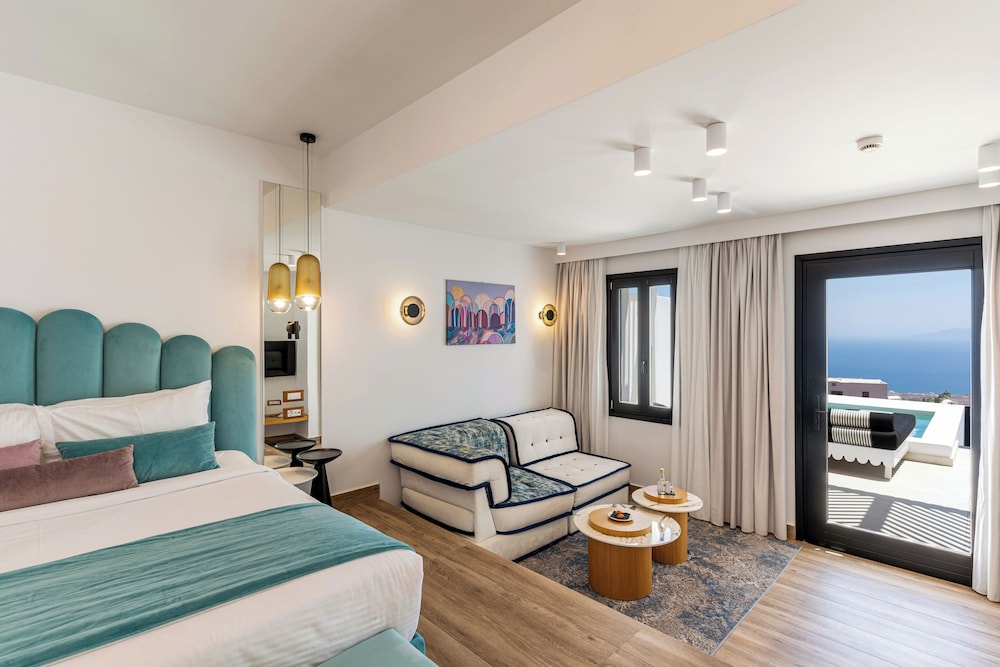 King Suite with Sea View and Heated Plunge Pool - Photo 4