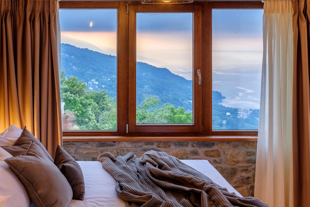 Family Apartment, 2 Bedrooms, Balcony, Sea View photo 2