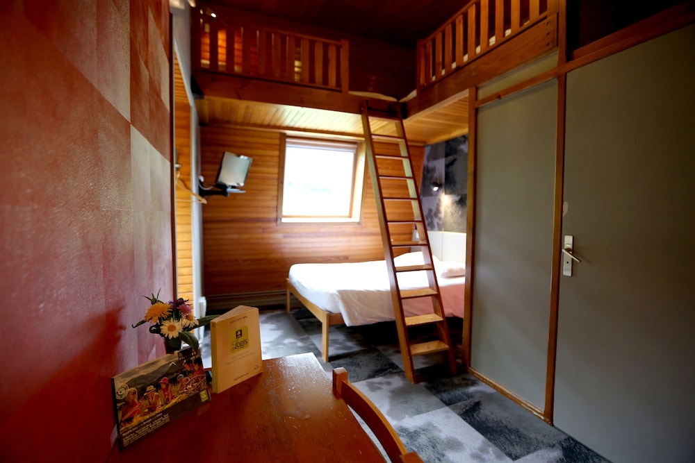 Family Room, Multiple Beds, Non Smoking, Mountain View photo 1