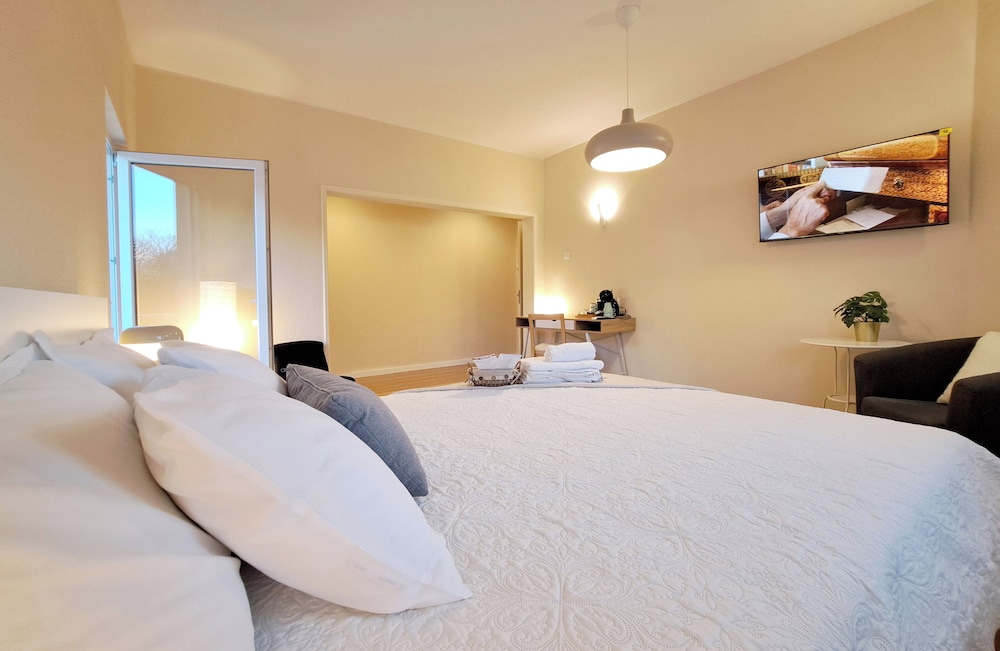 Premium Double Room, Non Smoking, Balcony photo 3