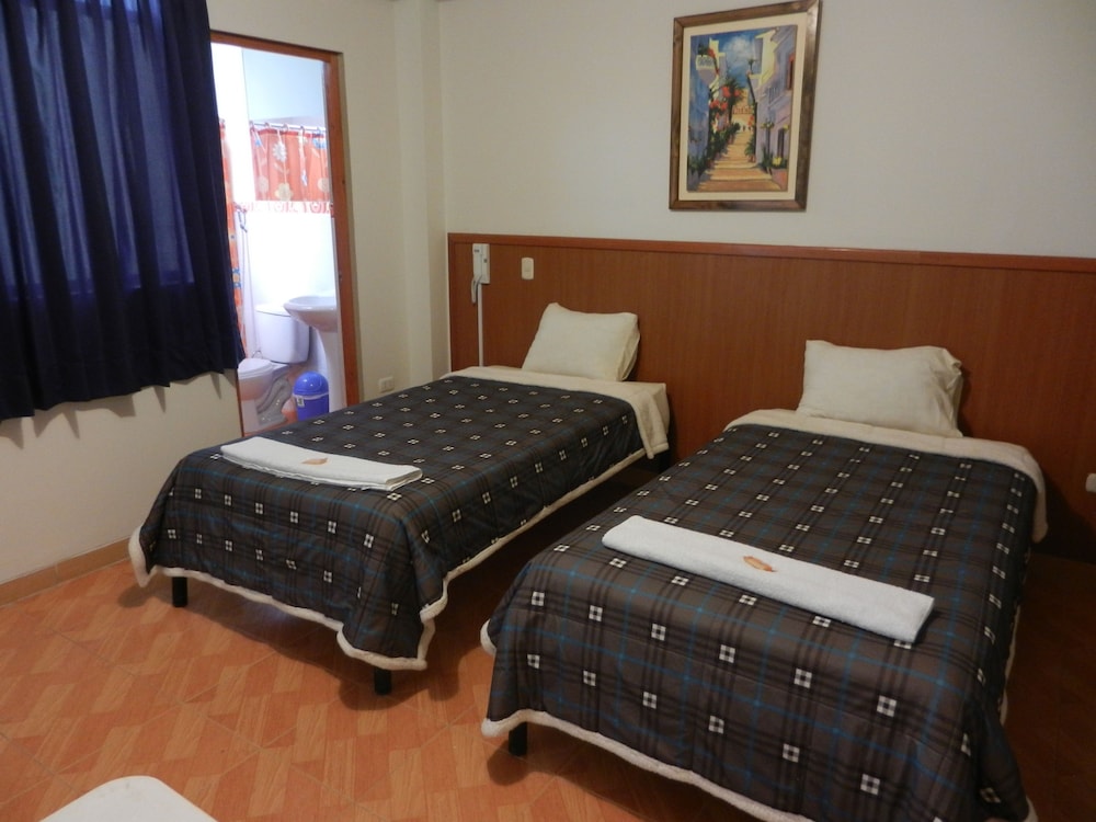 Classic Twin Room, 2 Twin Beds photo 3