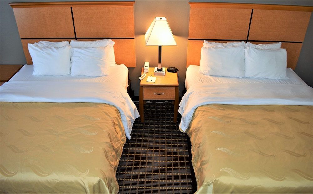 Suite, Multiple Beds, Non Smoking - Photo 1