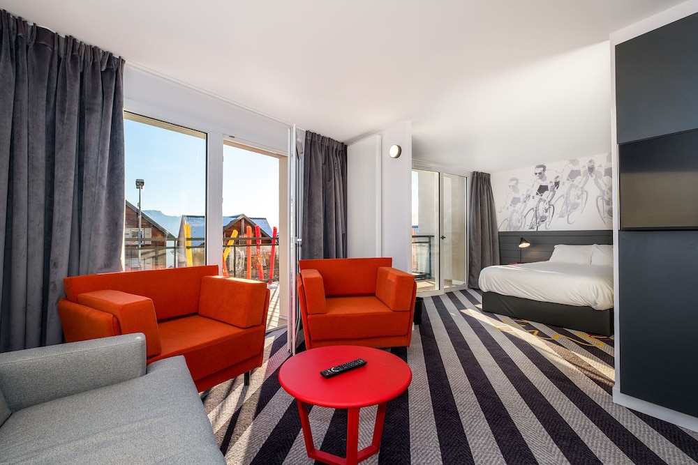 Club Quadruple Room - Photo 7