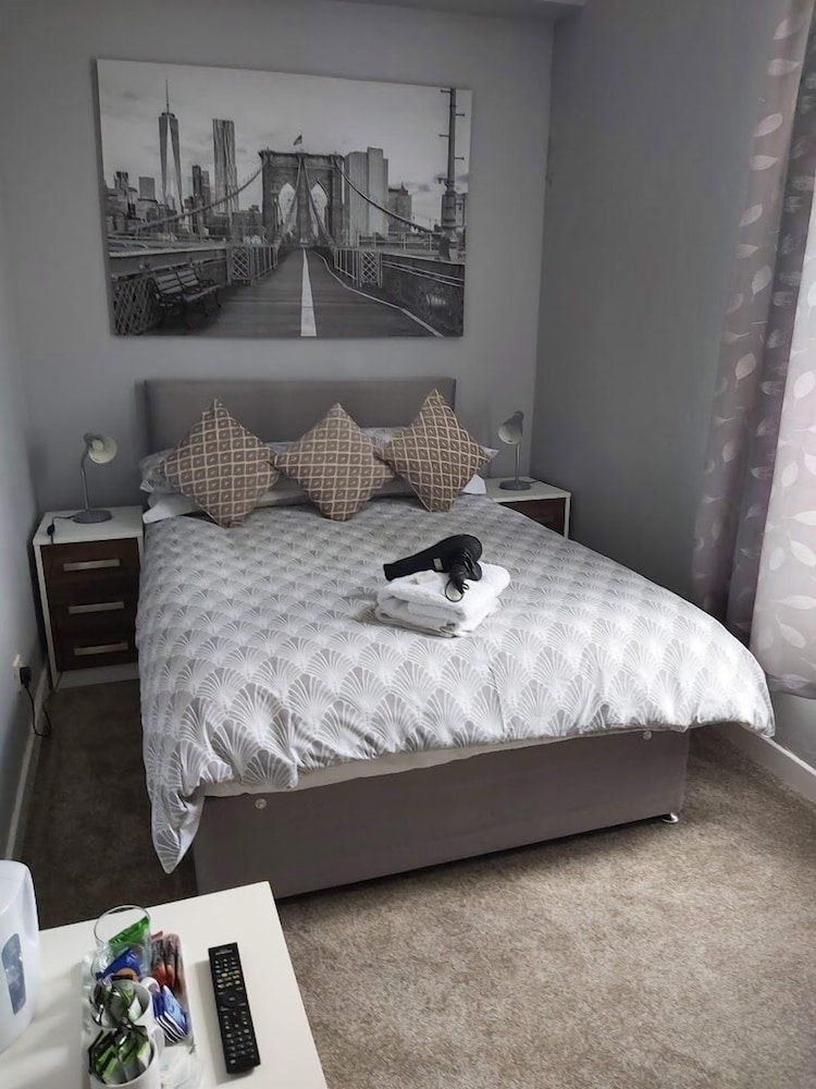 Double Room (Shared Bathroom)