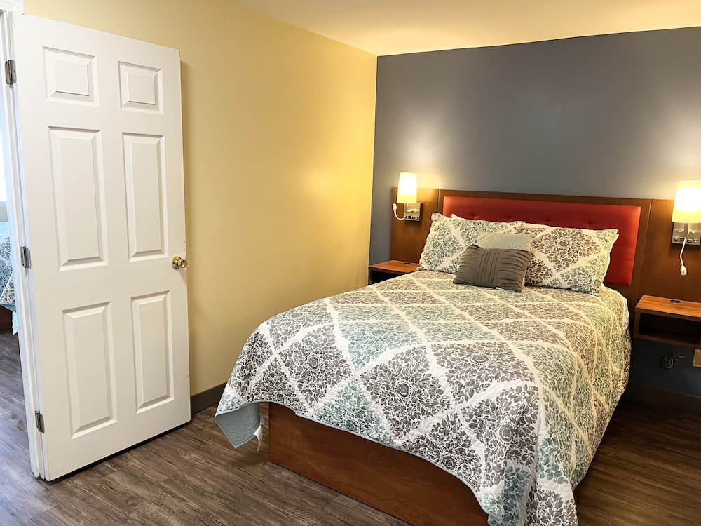3 Double Beds photo 1