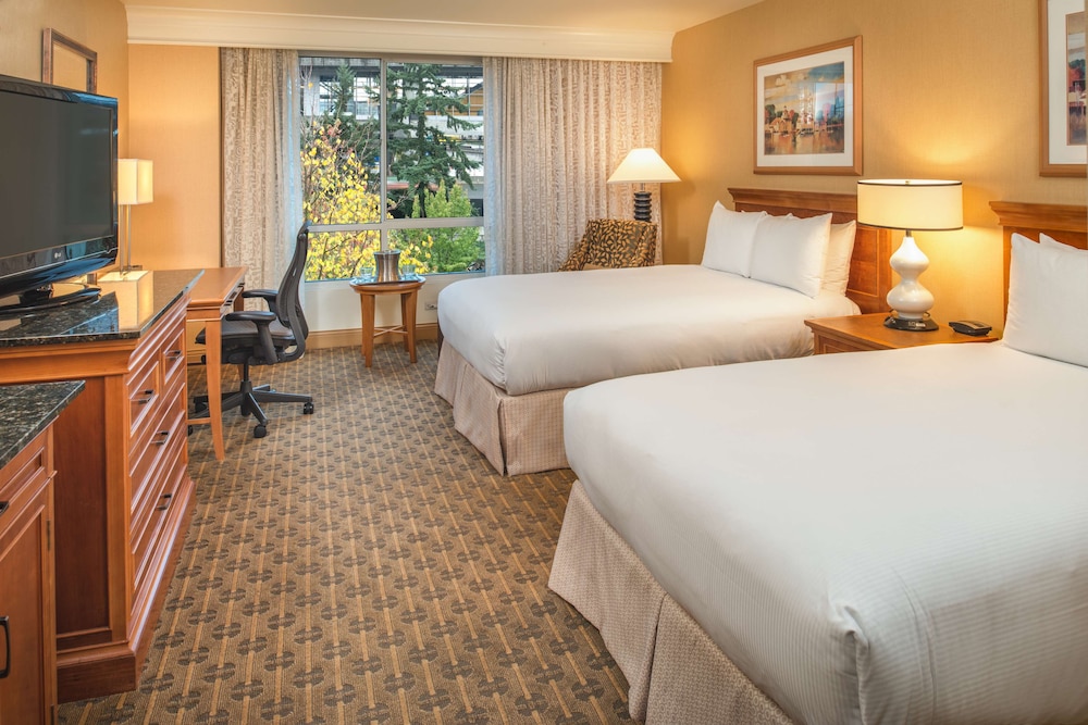 Deluxe Room, 2 Double Beds, Courtyard View