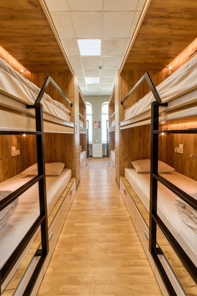 Standard Shared Dormitory, Women Only (8 Beds) photo 3