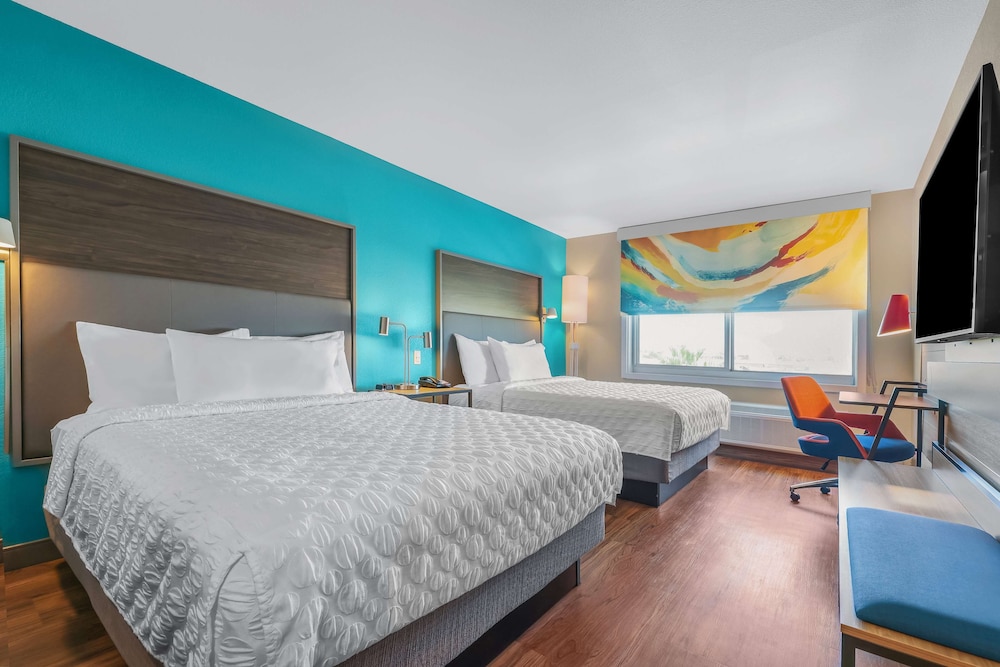Room, 2 Queen Beds - Photo 1
