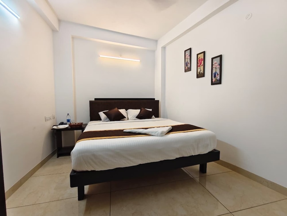 Junior Double Room