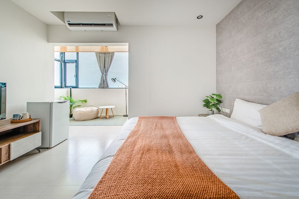 Large Double Room - Photo 4