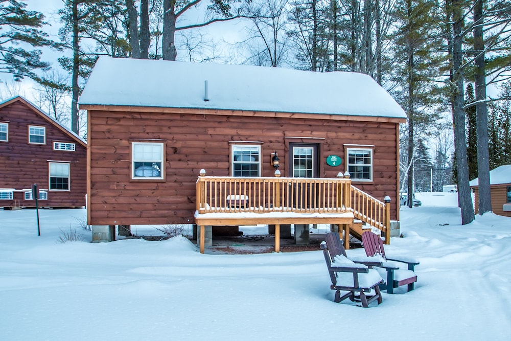 Pine Cabin #4:  Lakefront Log Cabin Retreat