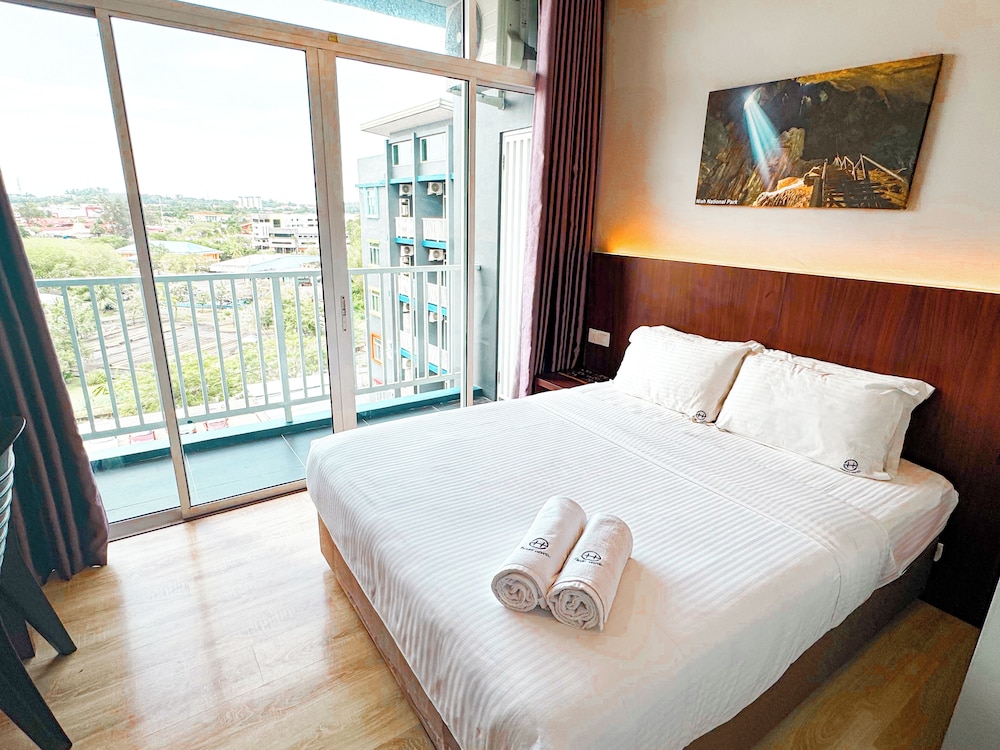 DOUBLE STANDARD WITH BALCONY