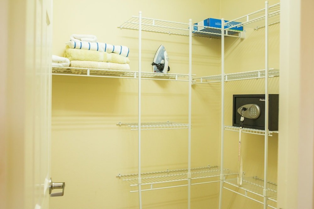 Luxury Condo, 1 Bedroom photo 3
