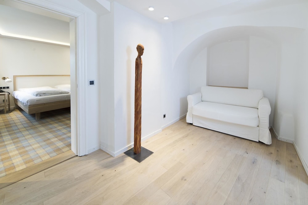 Double Room - Photo 2