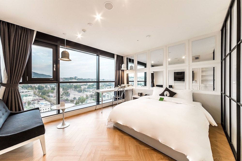 Deluxe Double Tower View