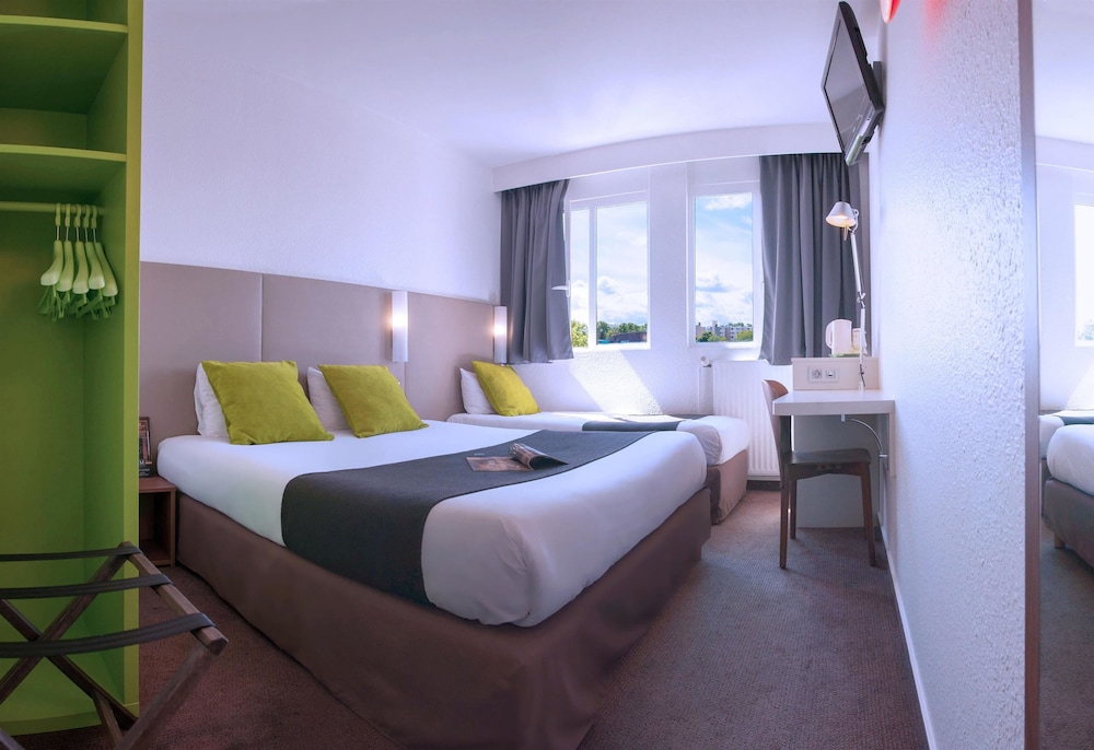 Standard Room, Multiple Beds - Photo 1