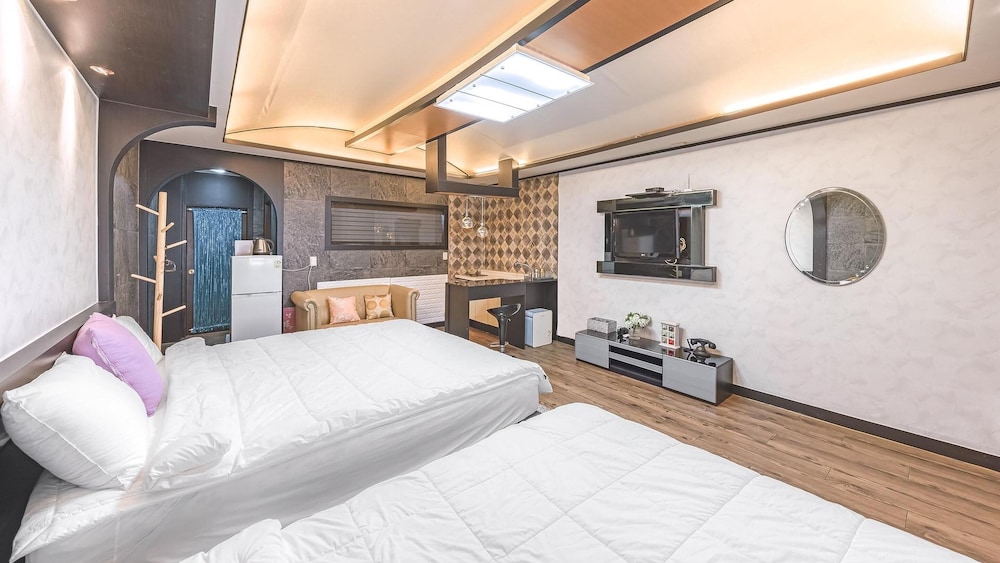 Basic Room, 1 Bedroom (pensyeonhyeonggeullaemping2(twin)) - Photo 14