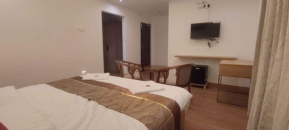 Family Quadruple Room, Balcony, City View