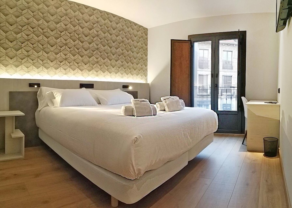 Superior Double or Twin Room (NERU Balcón) - Photo 4
