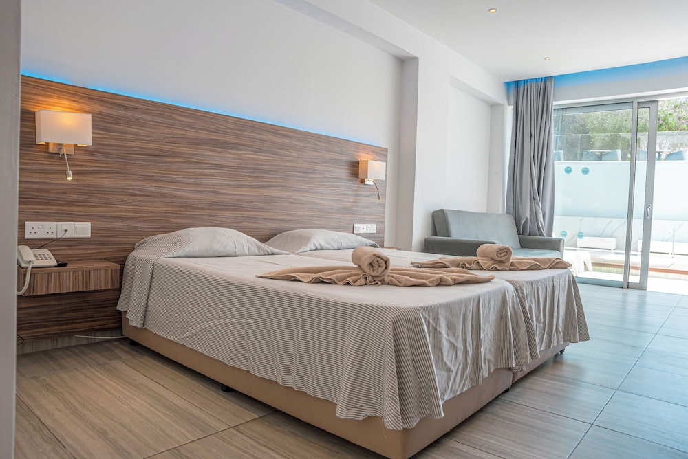 Superior Double or Twin Room - Photo 1