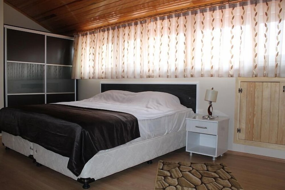 Deluxe Suite, Sea View photo 2