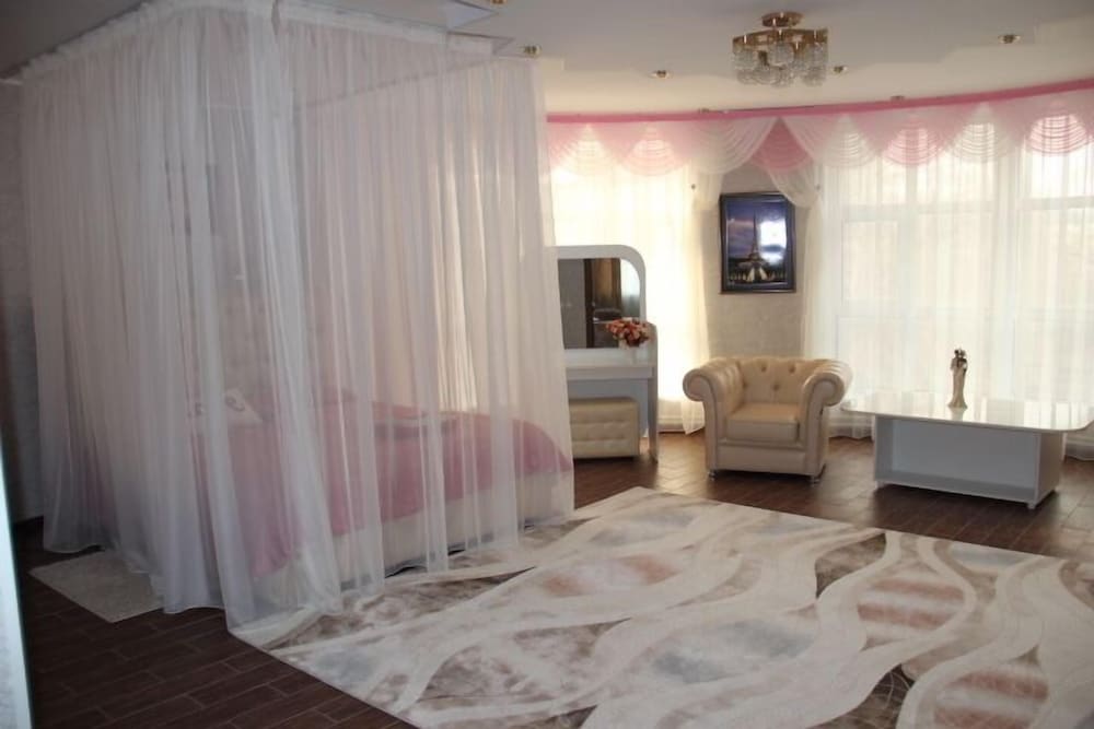 Honeymoon Suite photo 1