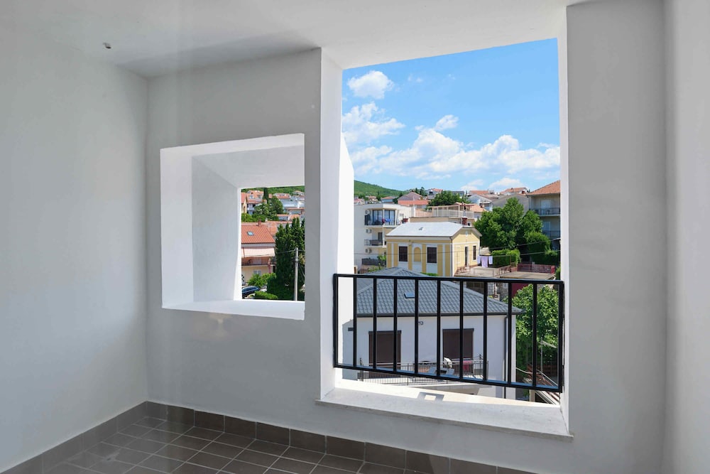 Family Room 2+1 with Balcony - Photo 7