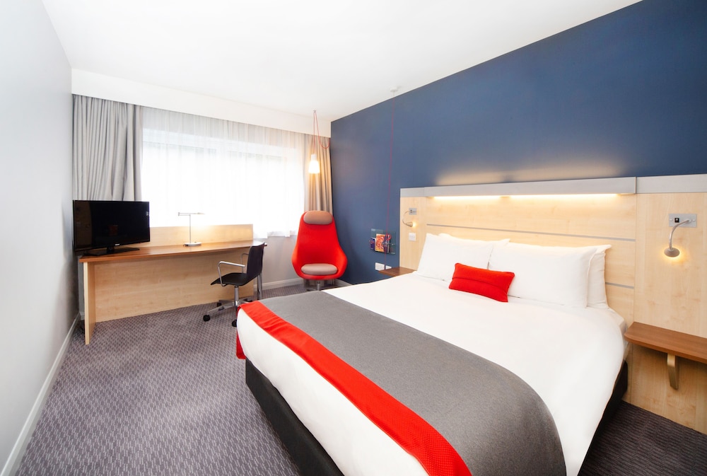 Standard Room, 1 Double Bed (with Free Hot Breakfast) - Photo 1