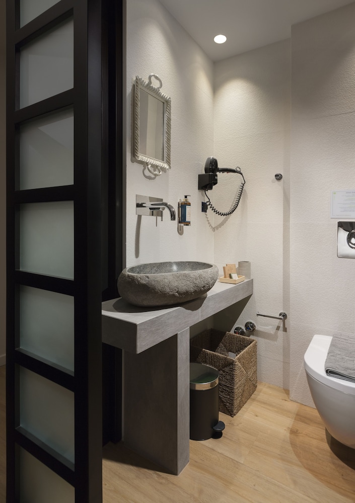 Standard Double Room - Photo 6