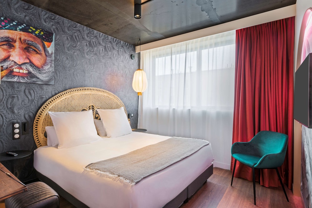 Standard Room, 1 King Bed, Non Smoking (Twin bed on request)