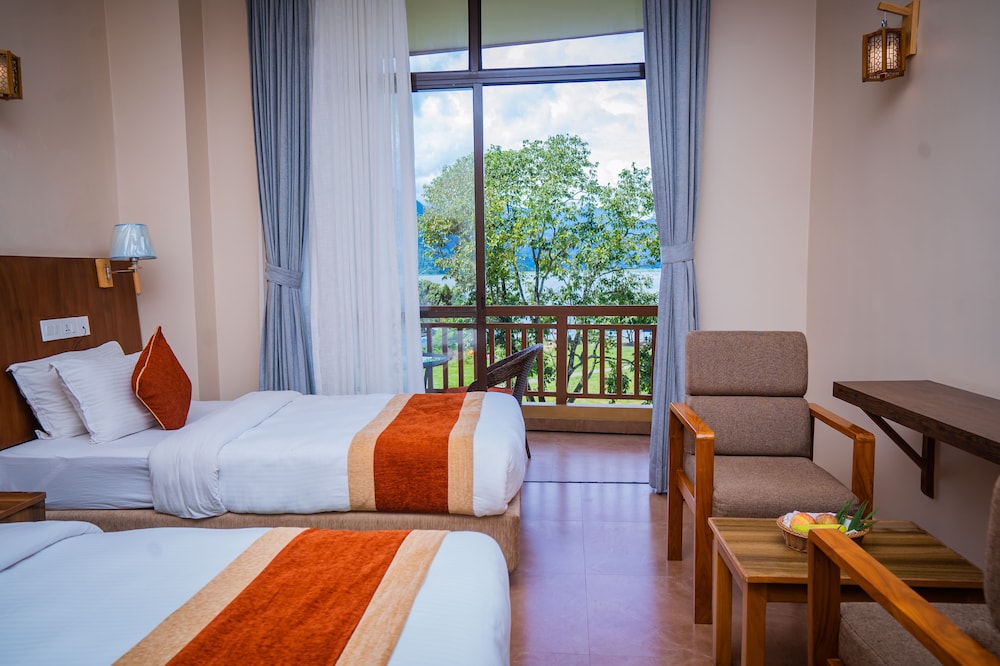 Deluxe Double or Twin Room, Lake View - Photo 8