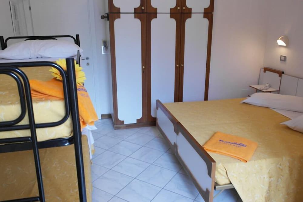Quadruple Room, Partial Sea View photo 1