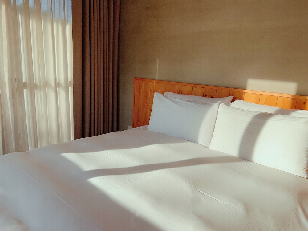 Comfort Double Room, 1 Queen Bed, Non Smoking, Courtyard View photo 3