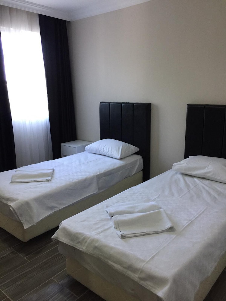 Twin Room, 2 Twin Beds photo 3