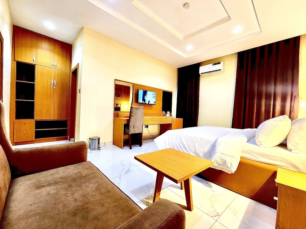 Royal Room - Photo 2